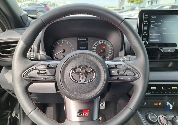Toyota Yaris cena 159900 przebieg: 6197, rok produkcji 2021 z Sulejów małe 232